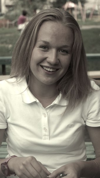 Футболист Бычкова Елена, Бычкова Елена Олеговна 06.06.1995 -  , полузащитник правый